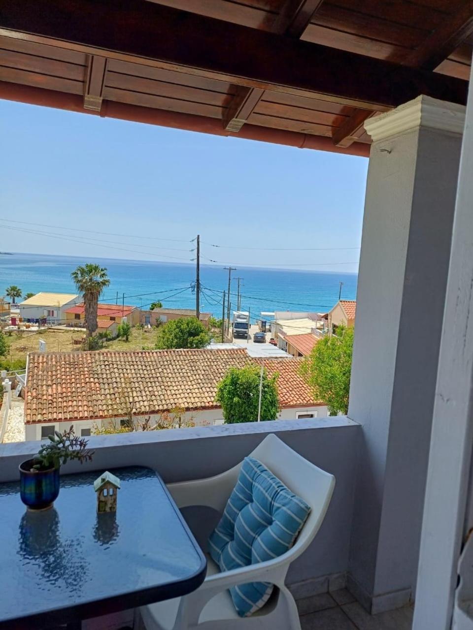 Eleana Apartments And Studios Agios Georgios Pagon Exterior foto