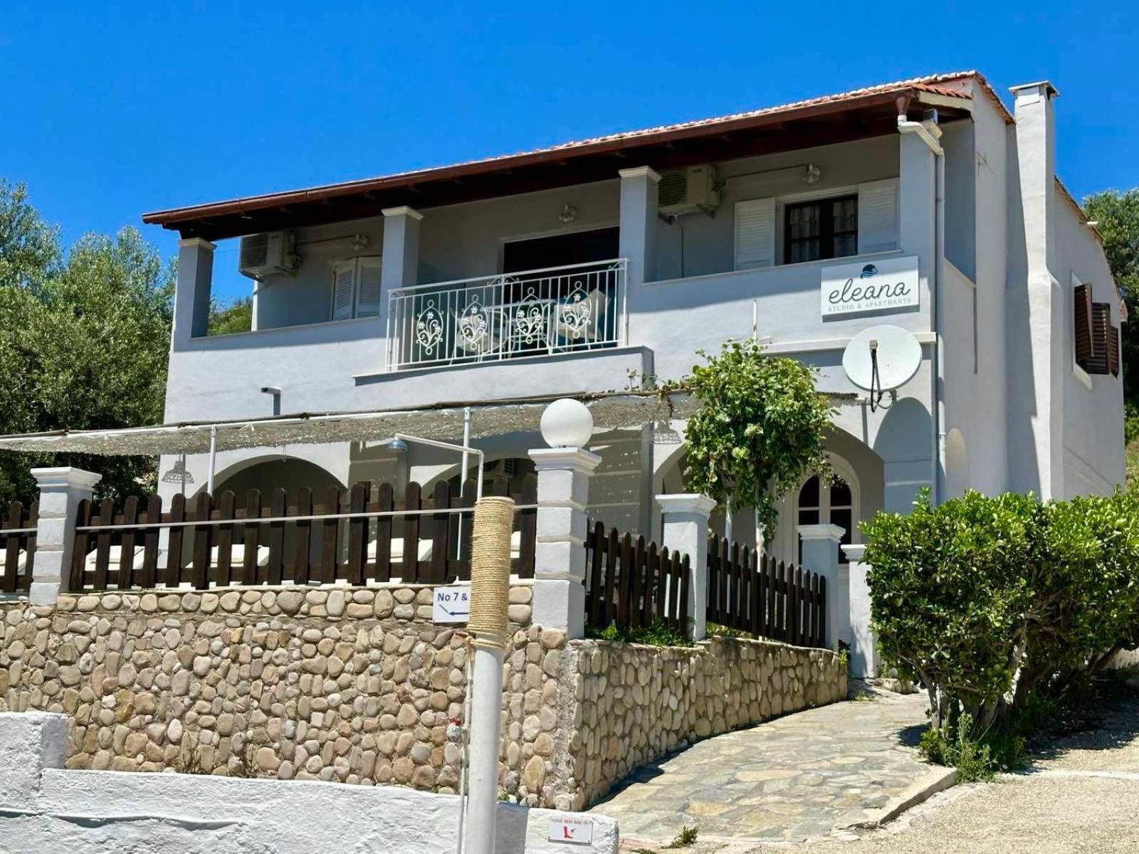 Eleana Apartments And Studios Agios Georgios Pagon Exterior foto