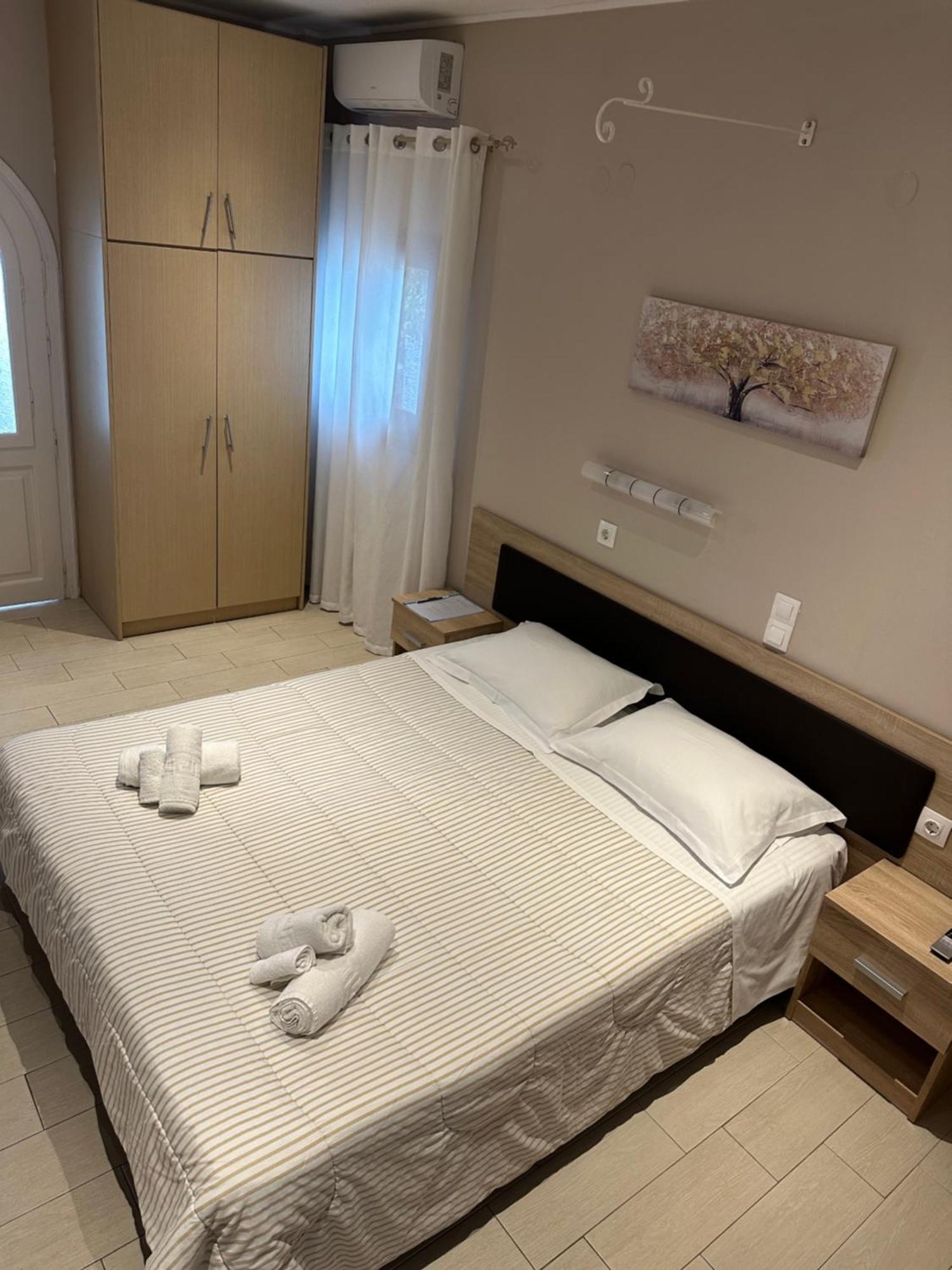 Eleana Apartments And Studios Agios Georgios Pagon Exterior foto