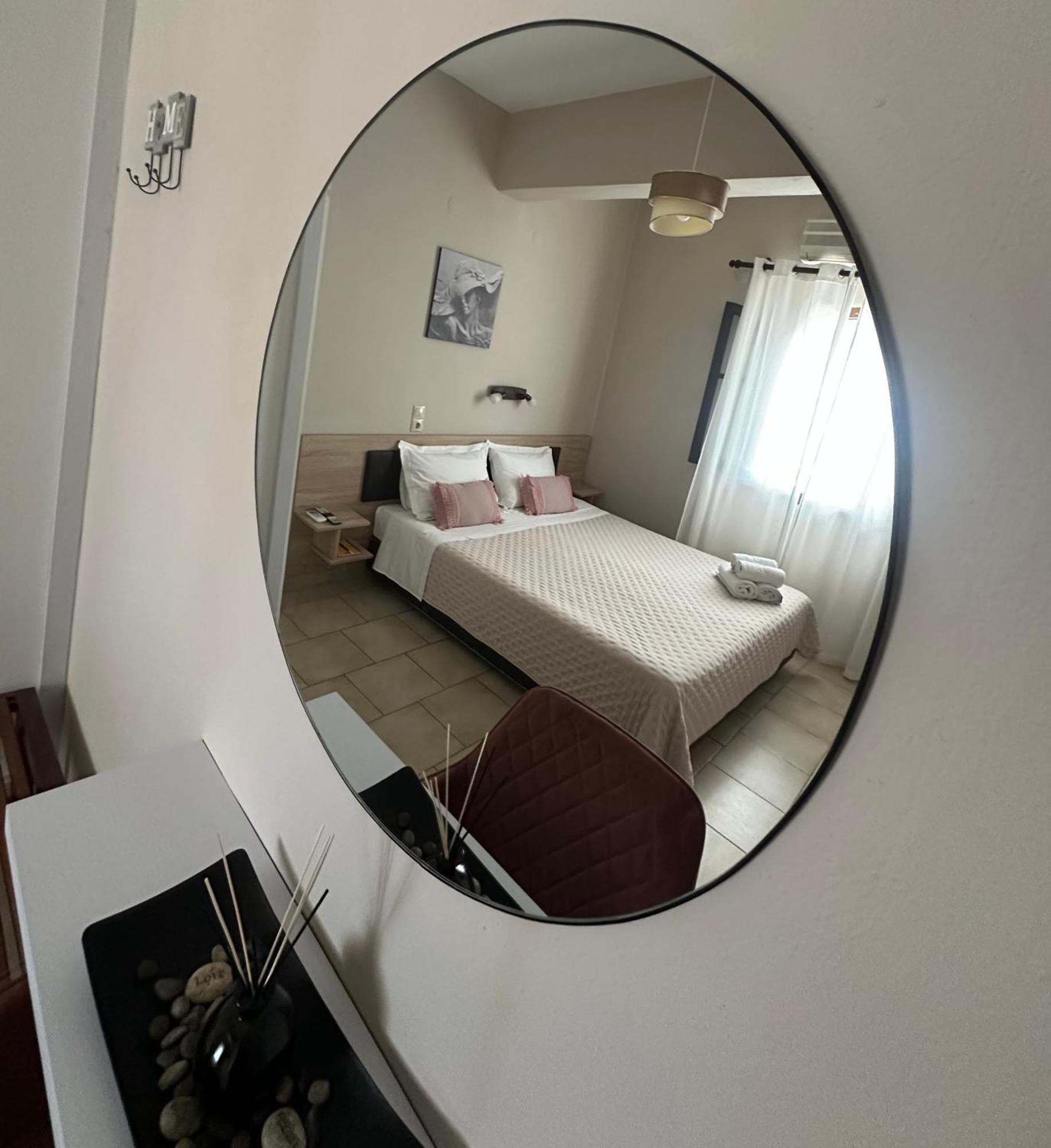 Eleana Apartments And Studios Agios Georgios Pagon Exterior foto