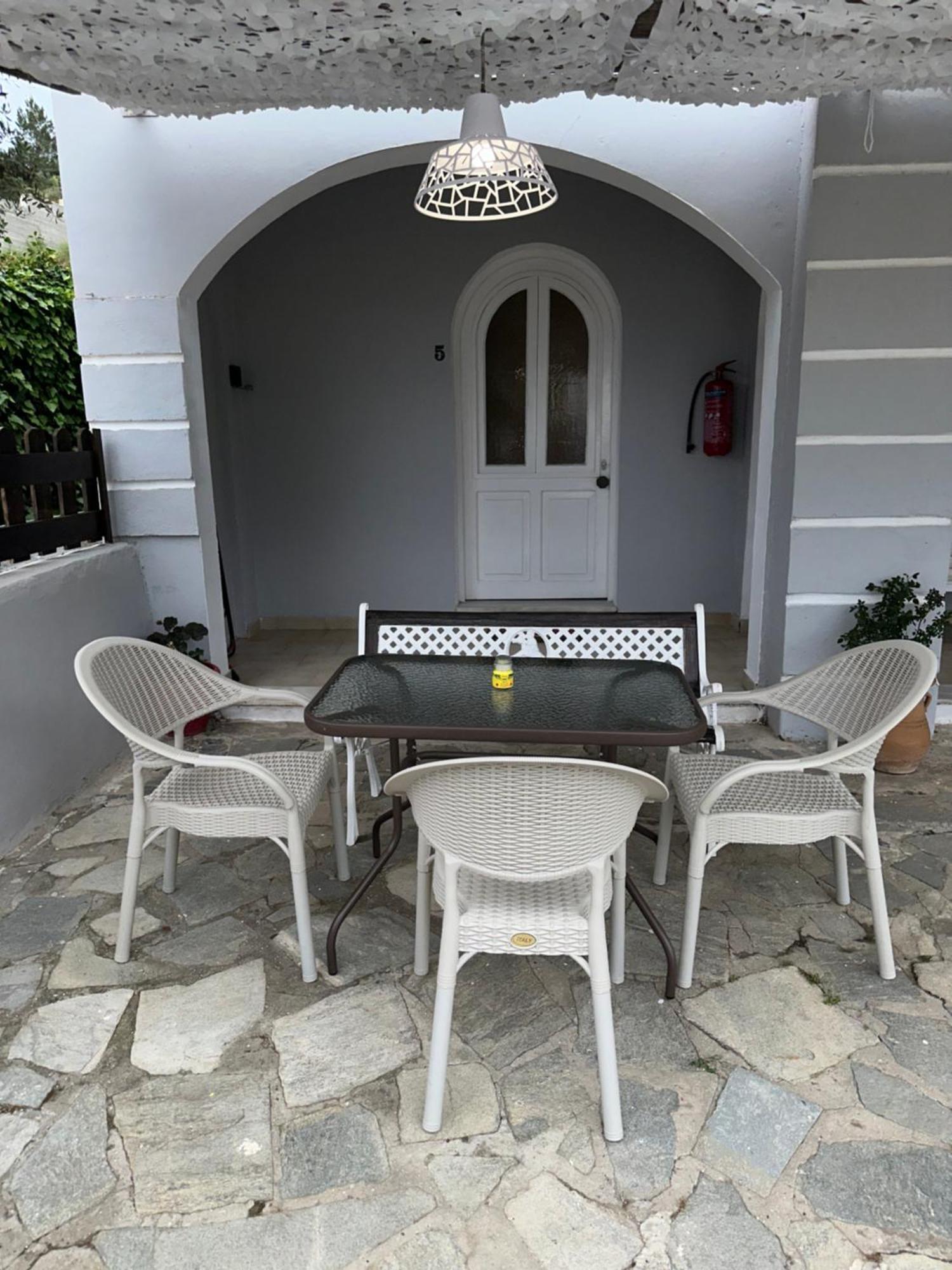 Eleana Apartments And Studios Agios Georgios Pagon Exterior foto