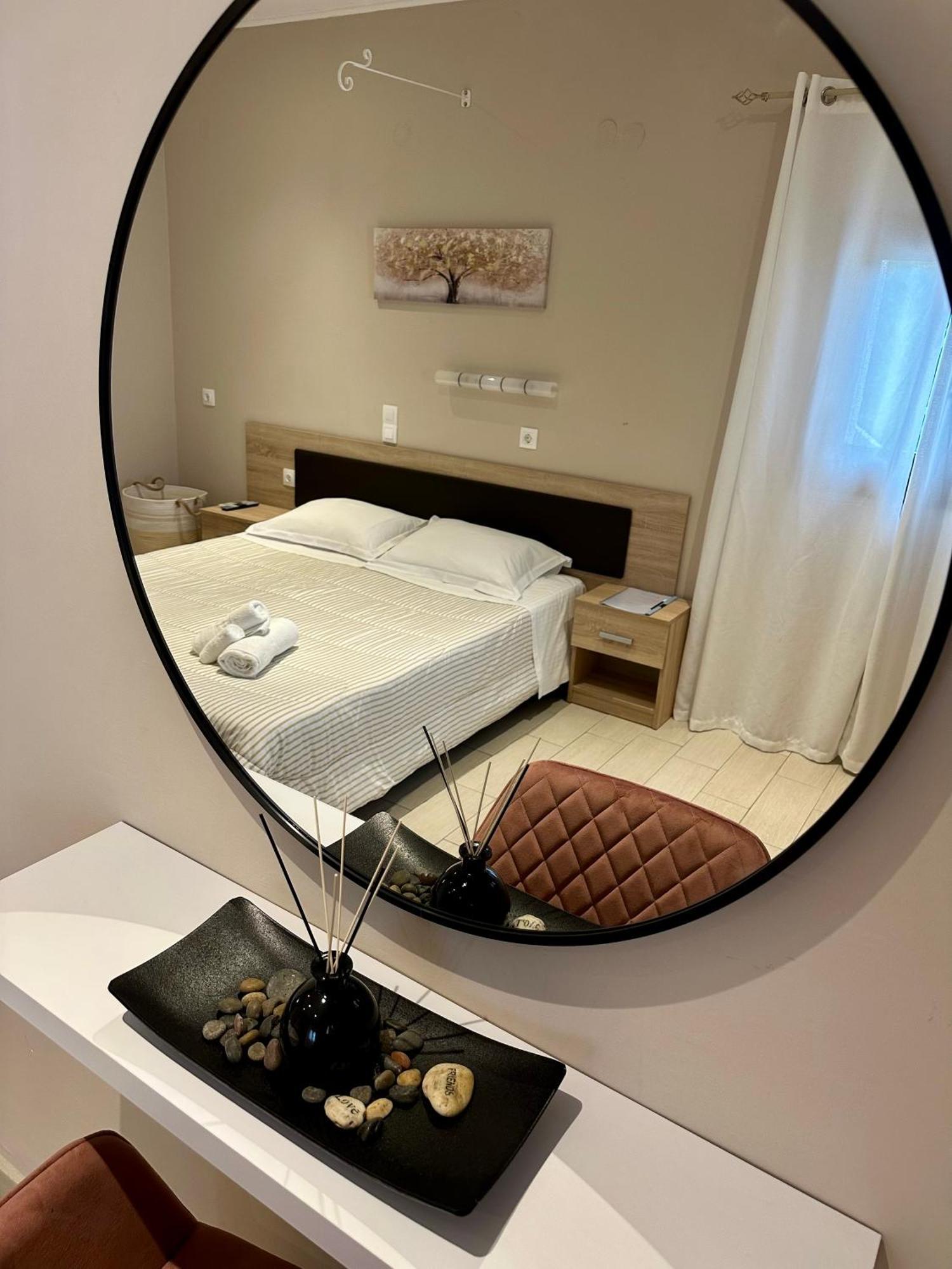 Eleana Apartments And Studios Agios Georgios Pagon Exterior foto