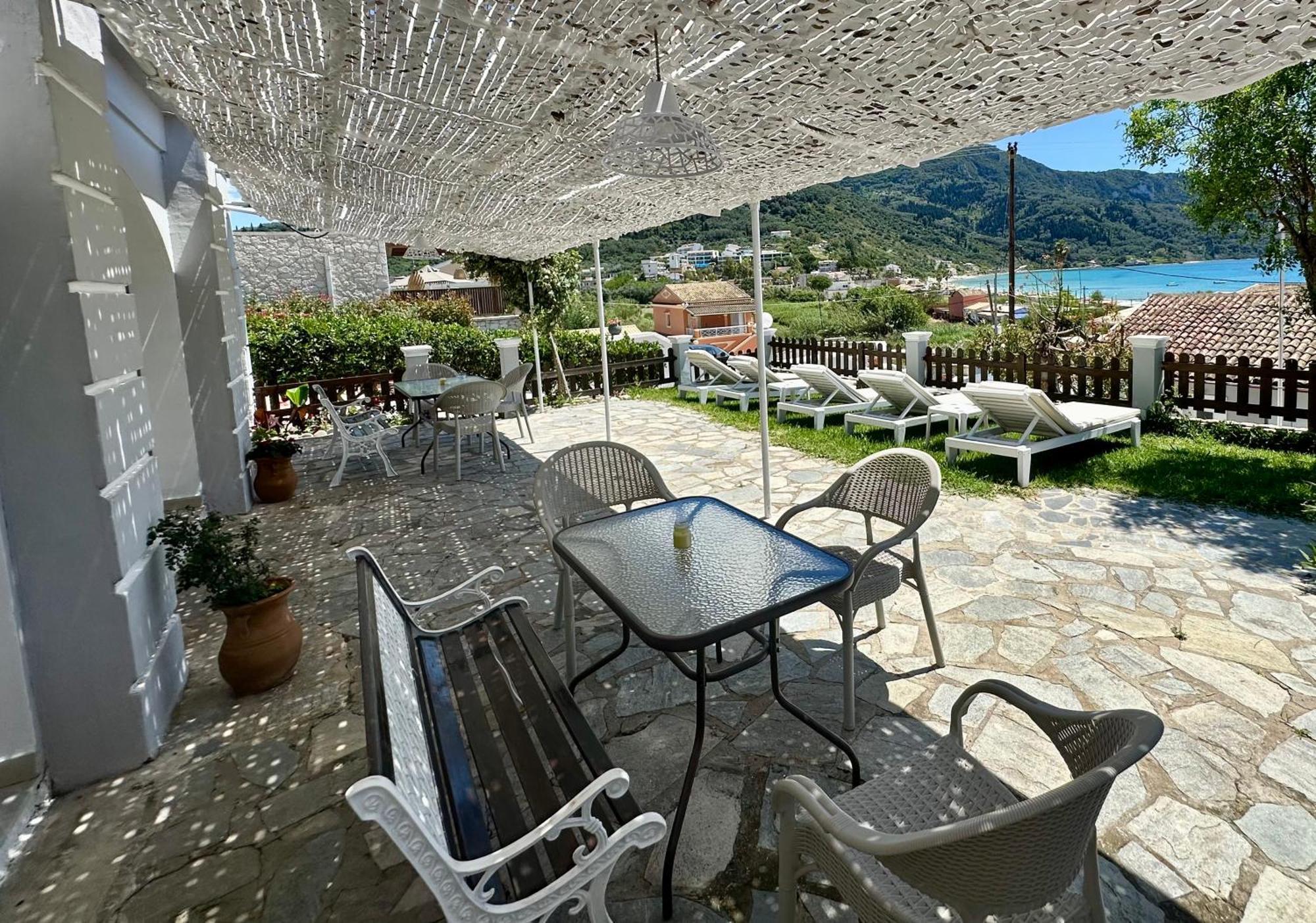 Eleana Apartments And Studios Agios Georgios Pagon Exterior foto